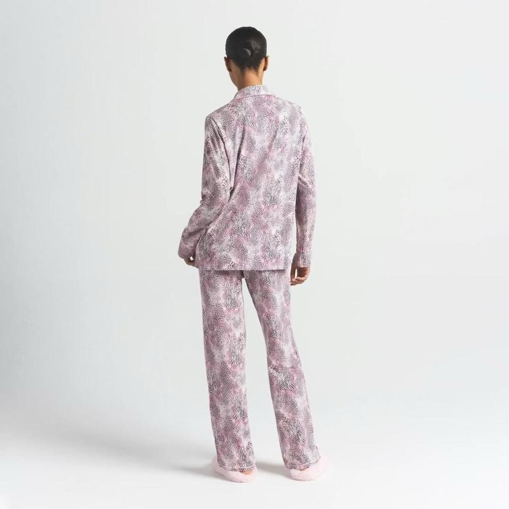 SKIMS Extra Cozy PJ Set / NWT / Multiple Sizes Available - Picture 5 of 8